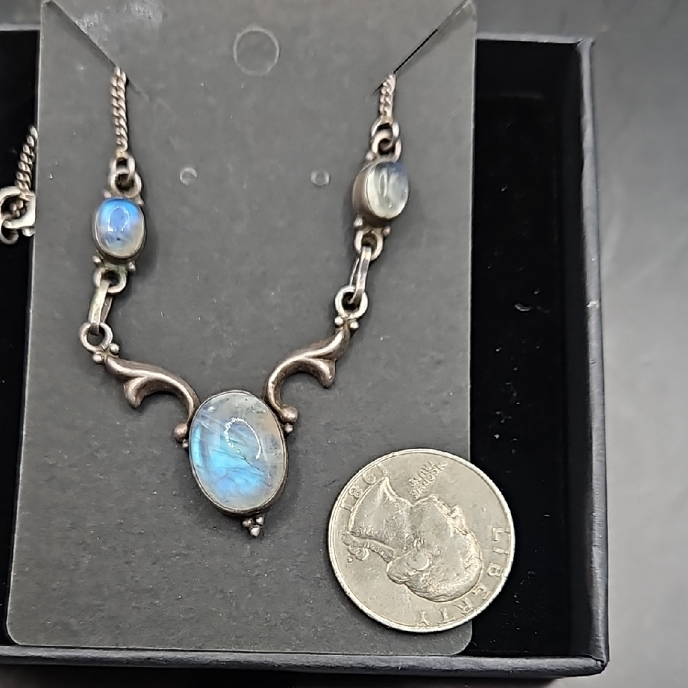 Vintage Elegant Silver Moonstone Necklace
